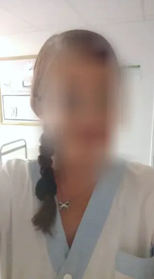 Andrea, 37