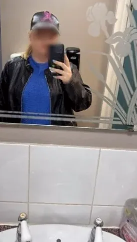 Andrea, 21