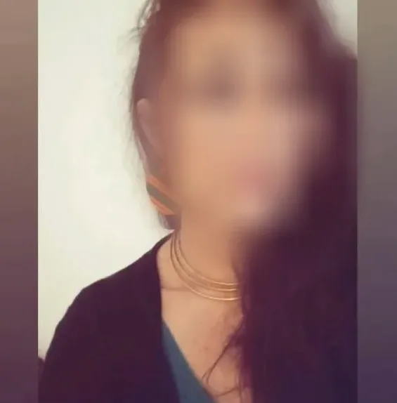 Andrea, 37