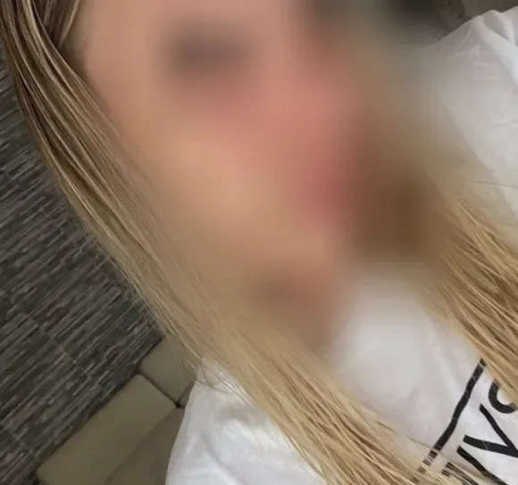 Astrid, 20
