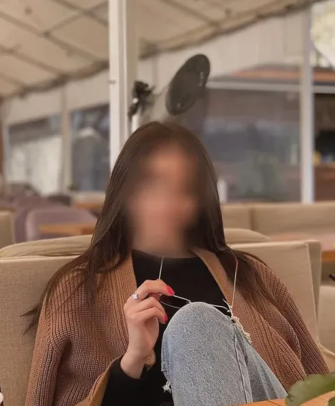Astrid, 26