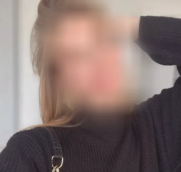 Caroline, 26