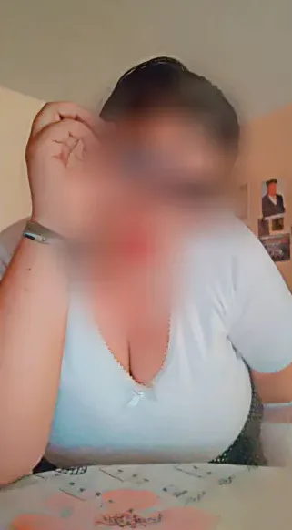 Ellie, 35