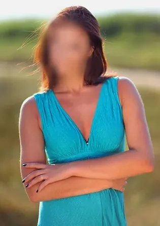 Ellie, 36