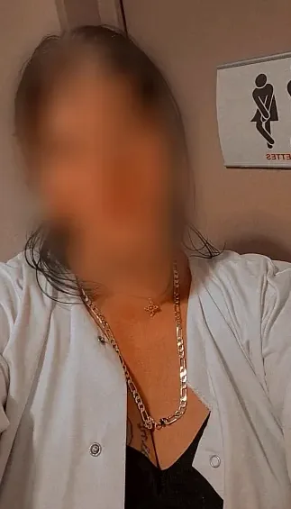 Emilia, 33