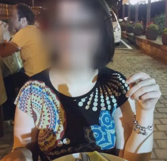 Esther, 32