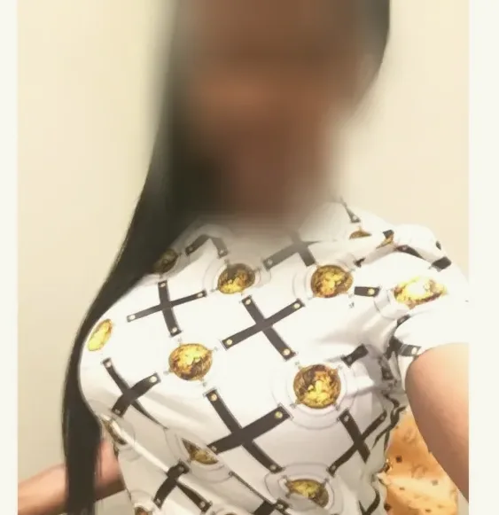 Ivana, 36