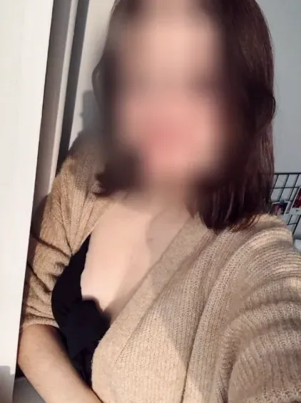Jasmin, 30
