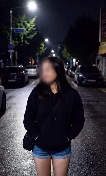 Julie, 27
