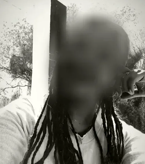 Julie, 28