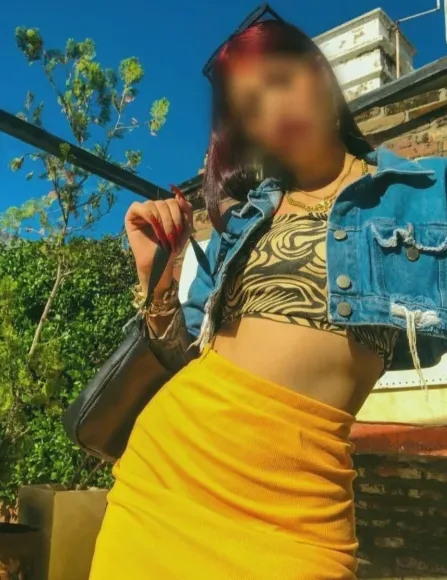 Katrine, 21