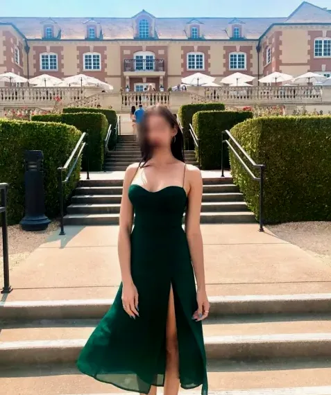 Nicoline, 32