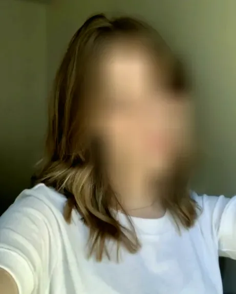 Nicoline, 28