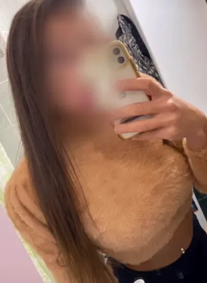 Olivia, 27