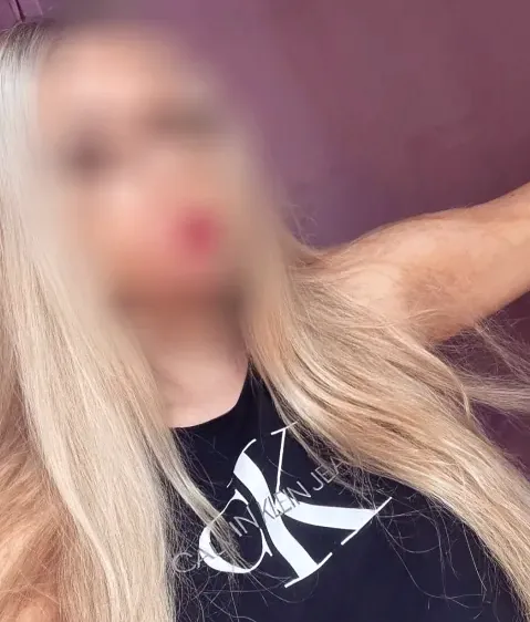 Sanne, 24