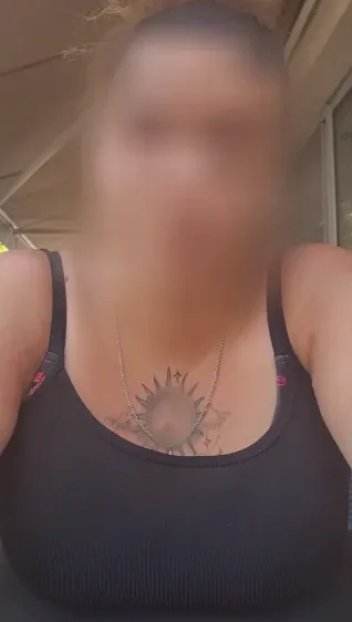 Simone, 37